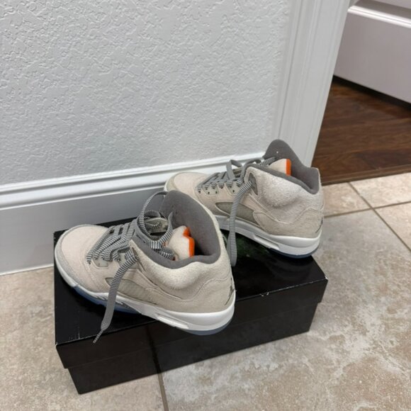 Kids Jordans - Picture 4 of 7